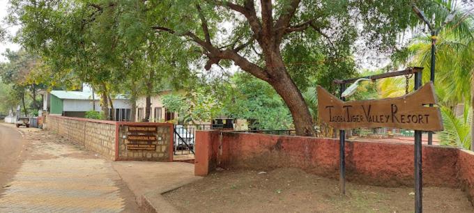 Tadoba Tiger Valley Resort Tadoba Mohurli Luaran gambar